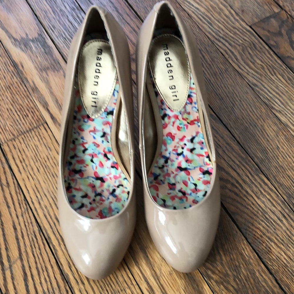 Madden Girl Nude Pump
